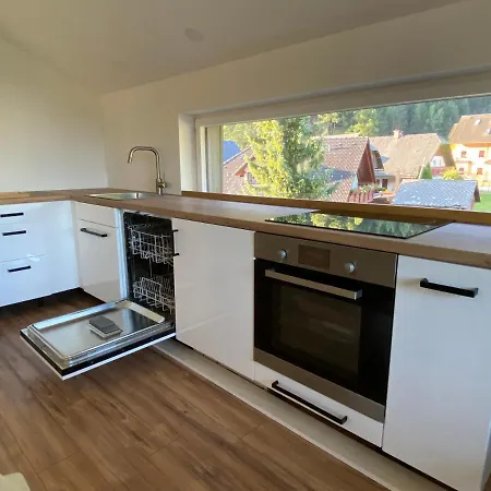 Zidana Marela - Attic With A View アパート クランスカゴーラ