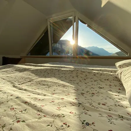 Zidana Marela - Attic With A View * קרנייסקה גורה