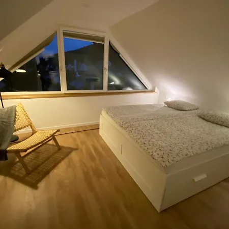 Zidana Marela - Attic With A View クランスカゴーラ