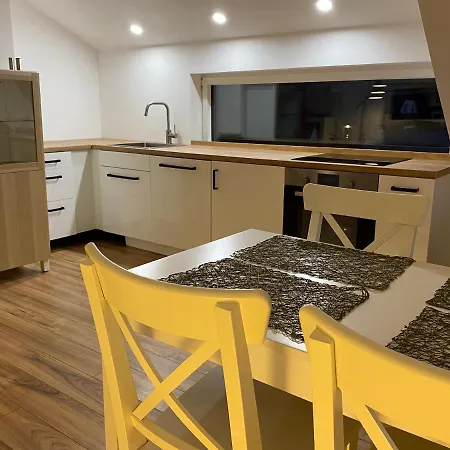 Zidana Marela - Attic With A View * קרנייסקה גורה